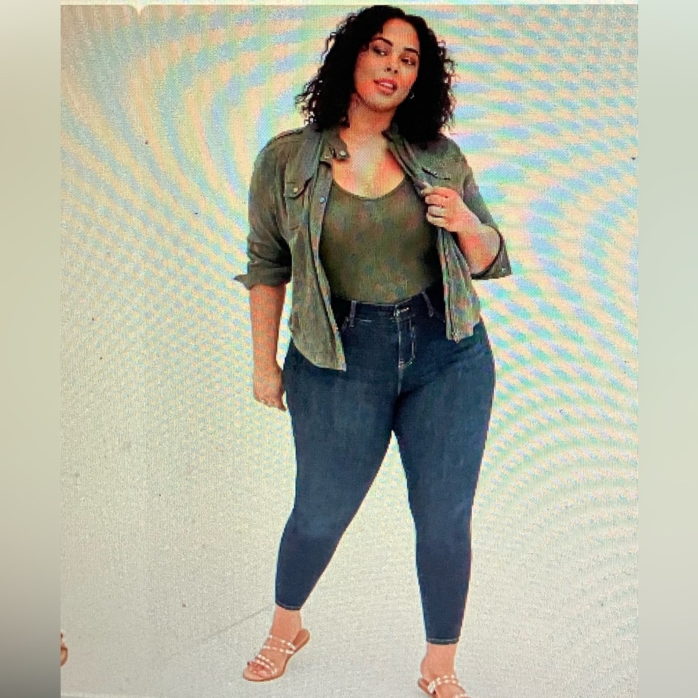 HOST PICK 🔥🔥🔥🔥🔥💘💝🔥🔥Torrid Bombshell Skinny Jeans Super Soft 🌺❤️